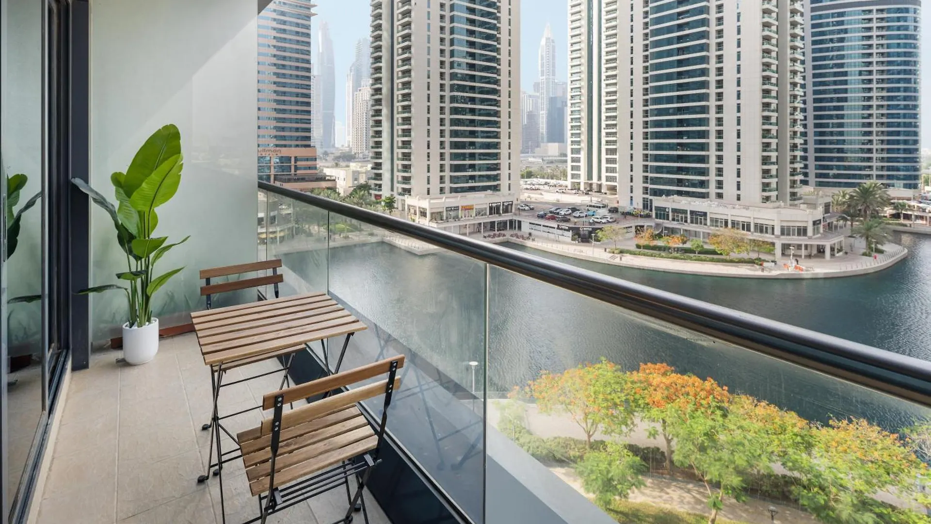 Urban Studio Apartment In Goldcrest Views Jlt Dubaj