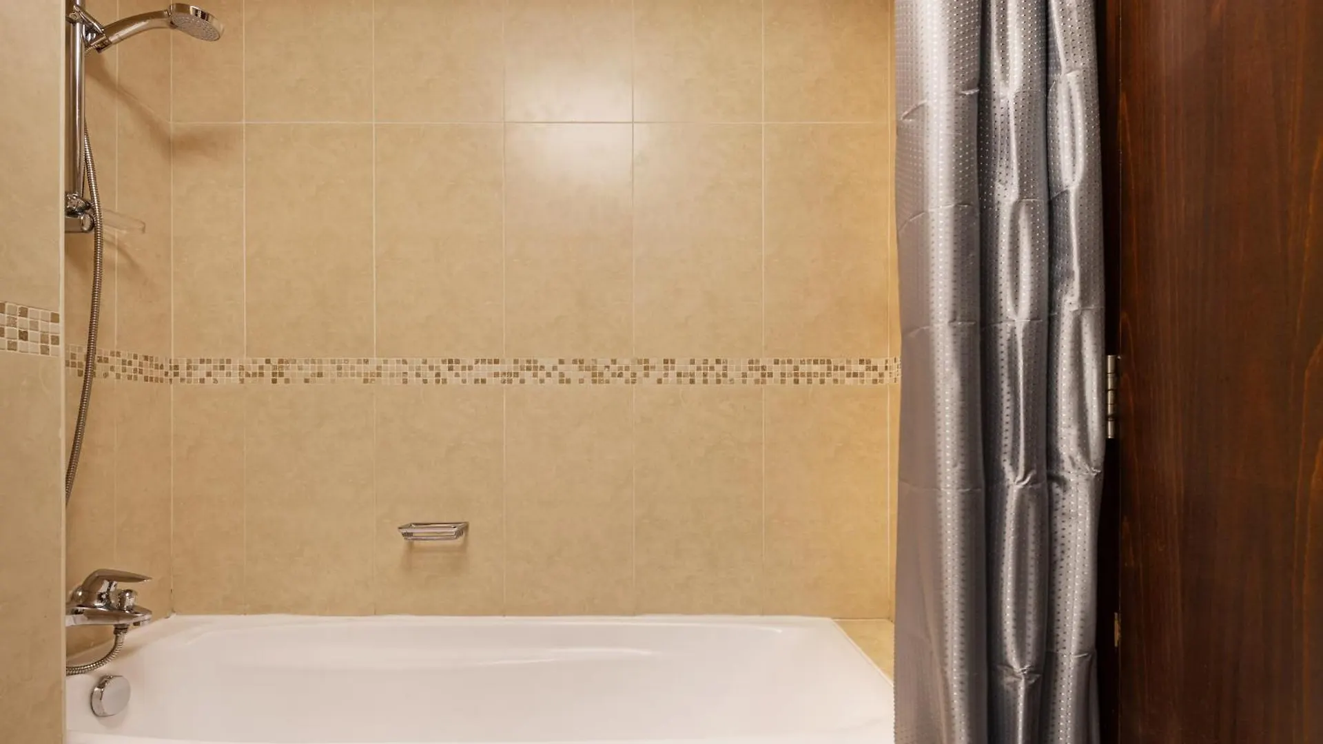 Urban Studio Apartment In Goldcrest Views Jlt Dubaj