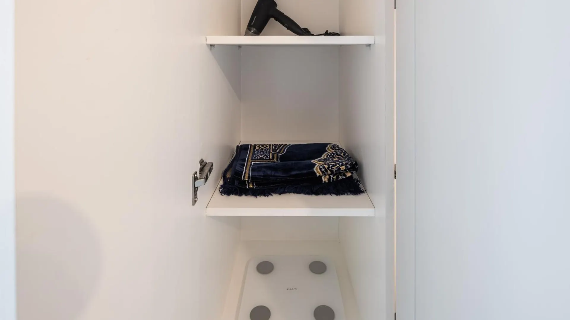 Urban Studio Apartment In Goldcrest Views Jlt Dubai